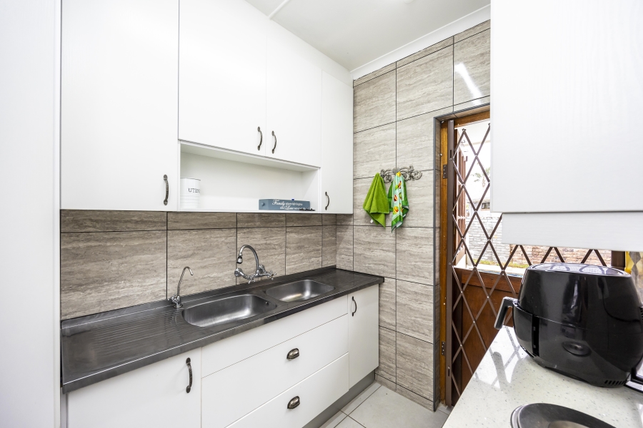 To Let 3 Bedroom Property for Rent in Beacon Bay Eastern Cape